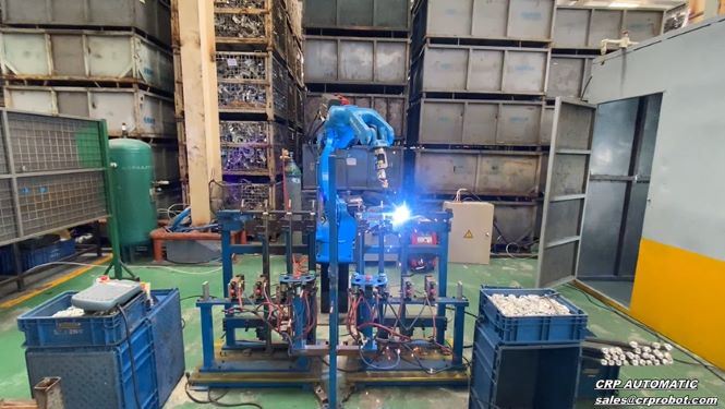 Robot za zavarivanje s malim prskanjem